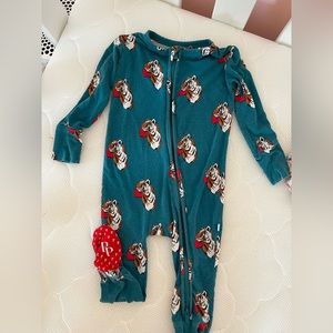 Posh Peanut Footie 6/9 Months 🐯